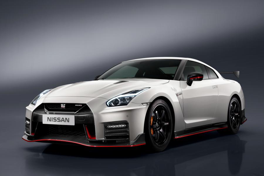  Nissan GT-R Nismo (R35) 2016 года  (WW) (фото 2 из 41)